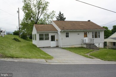 342 Thompson St, Strasburg, VA 22657 - photo 2