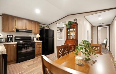 112 Cornett Hill Dr, Hazard, KY 41701 - photo 6