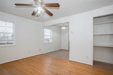 115 Aurora St unit 4, Houston, TX 77008 - photo 2