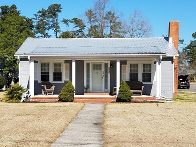 610 E Wilmington St, Burgaw, NC 28425 - photo 2