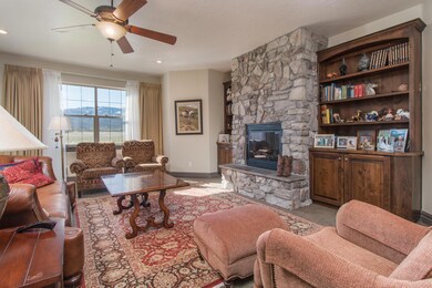 06 - Living Room