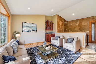 9685 Clover Cir, Eden Prairie, MN 55347 - photo 3