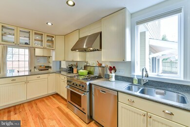 6203 Vorlich Ln, Bethesda, MD 20816 - photo 5