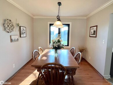 908 E 18th St N, Newton, IA 50208 - photo 4