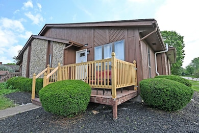 4723 Caprice Dr unit 13, Middletown, OH 45044 - photo 3