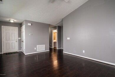 6712 Arbor Creek Dr, Louisville, KY 40228 - photo 7