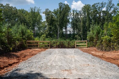 04 Woodfields St unit 4, Greenwood, SC 29646 - photo 2
