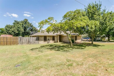 705 Henderson St, Joshua, TX 76058 - photo 2