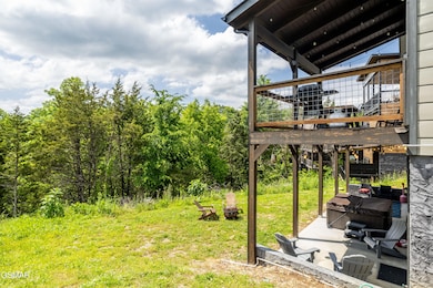 2053EagleFeatherDr-6