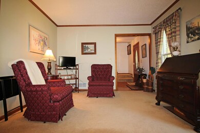 2 windows, crown molding
