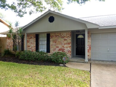 6015 Weeping Willow Rd, Houston, TX 77092 - photo 2