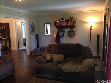 Looking at the entry area from the fireplace side 