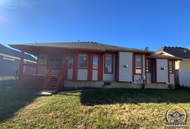 3714 SW Brook Lawn Cir, Topeka, KS 66610 - photo 2