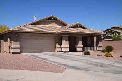 Covered Front Patio!