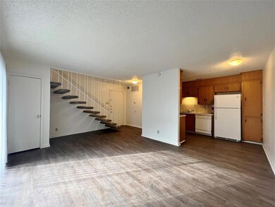 202 Jackson St unit 3, Weatherford, TX 76086 - photo 2