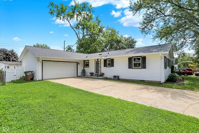 2011 Timbercrest Dr, Columbus, IN 47203 - photo 3