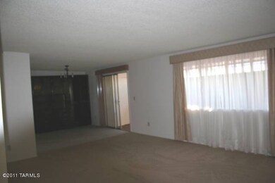 LIVING & DINING ROOM
