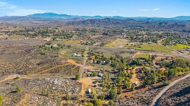 21080 Kimes Ln, Meadowbrook, CA 92570 - photo 3