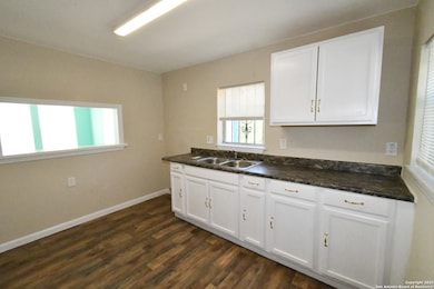 1809 Arbor Place, San Antonio, TX 78207 - photo 5