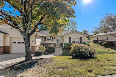 103 Lakeside Ct, Greenville, SC 29615 - photo 2