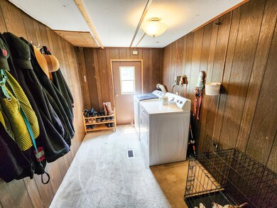 Entry/Laundry Area