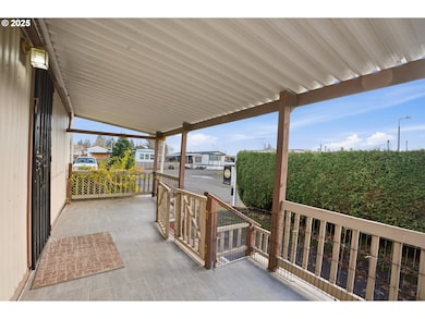 205 W Heintz St, Molalla, OR 97038 - photo 3