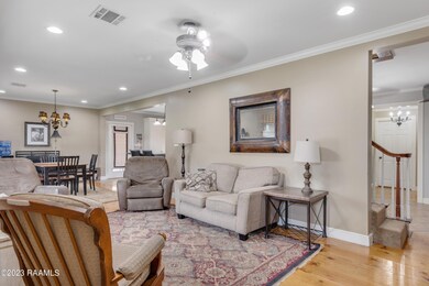 502 E Edwards St-6