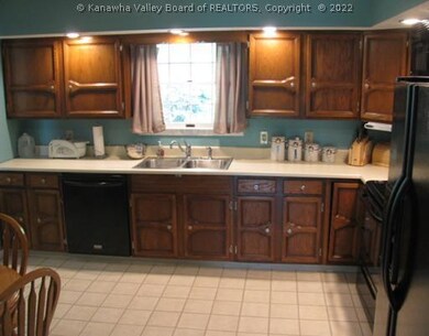 89 Mannon Dr, Alum Creek, WV 25003 - photo 6