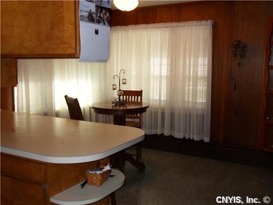 Kitchen cozy eating area