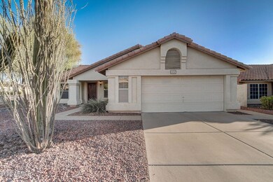 4-web-or-mls-E Desert Trumpet Rd-002