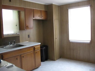 Good sized eat in kitchen