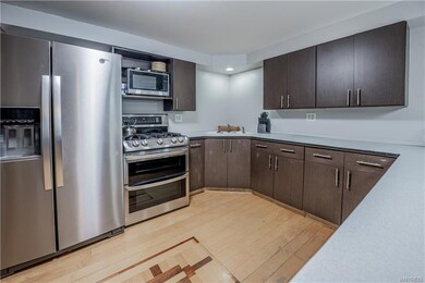 Great work space in this kitchen