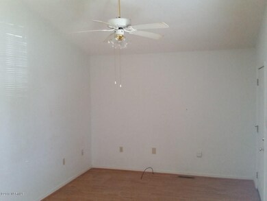 17 LIVING ROOM