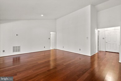 5700 Brewer House Cir unit 201, Rockville, MD 20852 - photo 6