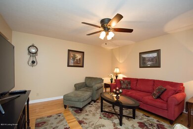 9007 Stockton Ct, Louisville, KY 40291 - photo 4