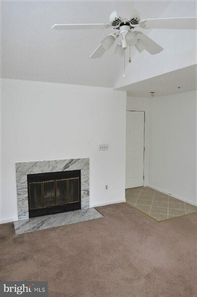14104 Yardarm Way unit 1002, Laurel, MD 20707 - photo 5