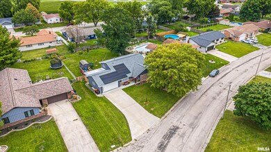 374 Northgate St, Lincoln, IL 62656 - photo 2