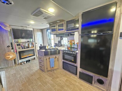 6173 Bonita St, Sargent, TX 77414 - photo 3