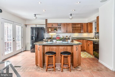 9002 Daum Ct, Springfield, VA 22153 - photo 5