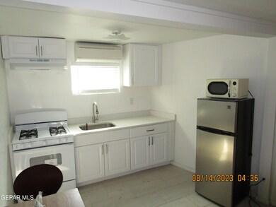1017 Maple St unit B, El Paso, TX 79903 - photo 3