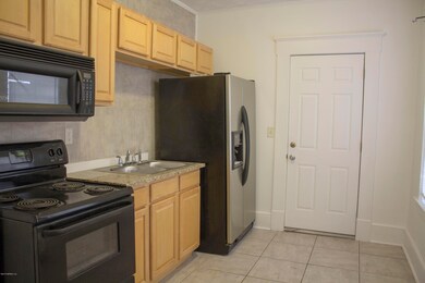 downstairs kitchen (a)