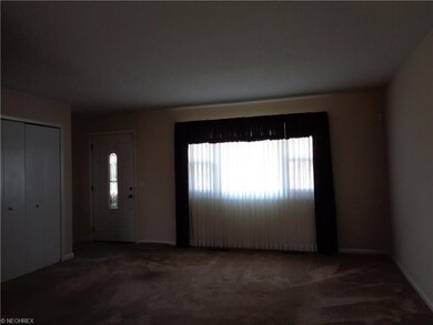 LARGE LIVINGROOM