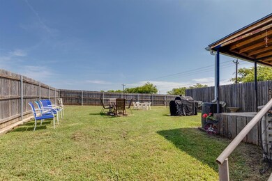 120 Chisholm Hills Dr, Rhome, TX 76078 - photo 5