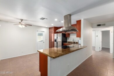 Eat-in kitchen