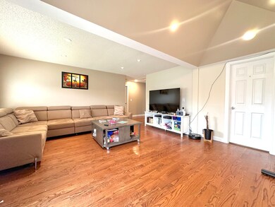 938 Berkley St, Carpentersville, IL 60110 - photo 3