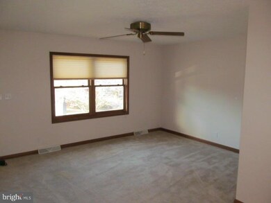 333 Norfolk Dr, Warrenton, VA 20186 - photo 7