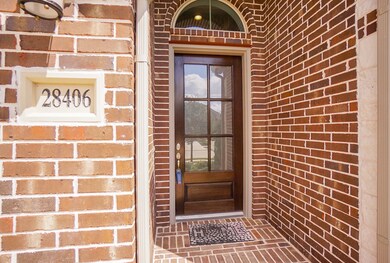 28406 Sycamore Falls Ln, Fulshear, TX 77441 - photo 3