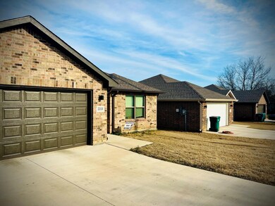 2213 N Hickory St, Sherman, TX 75092 - photo 2