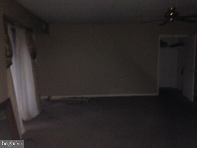 275 Green St unit 4H4, Beverly, NJ 08010 - photo 5