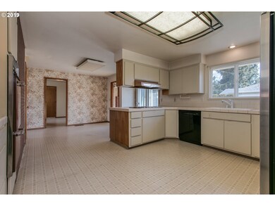 495 Shire Ct, Eugene, OR 97401 - photo 4